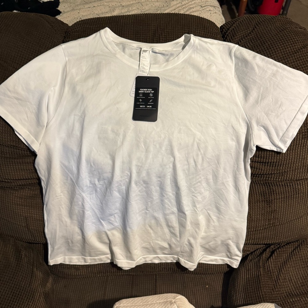 Fabletics White Short Sleeve T-Shirt 2X